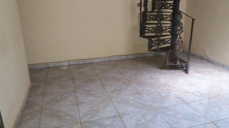 Casa, Centro, 4 Quartos, 0 Vaga, 1 Suíte