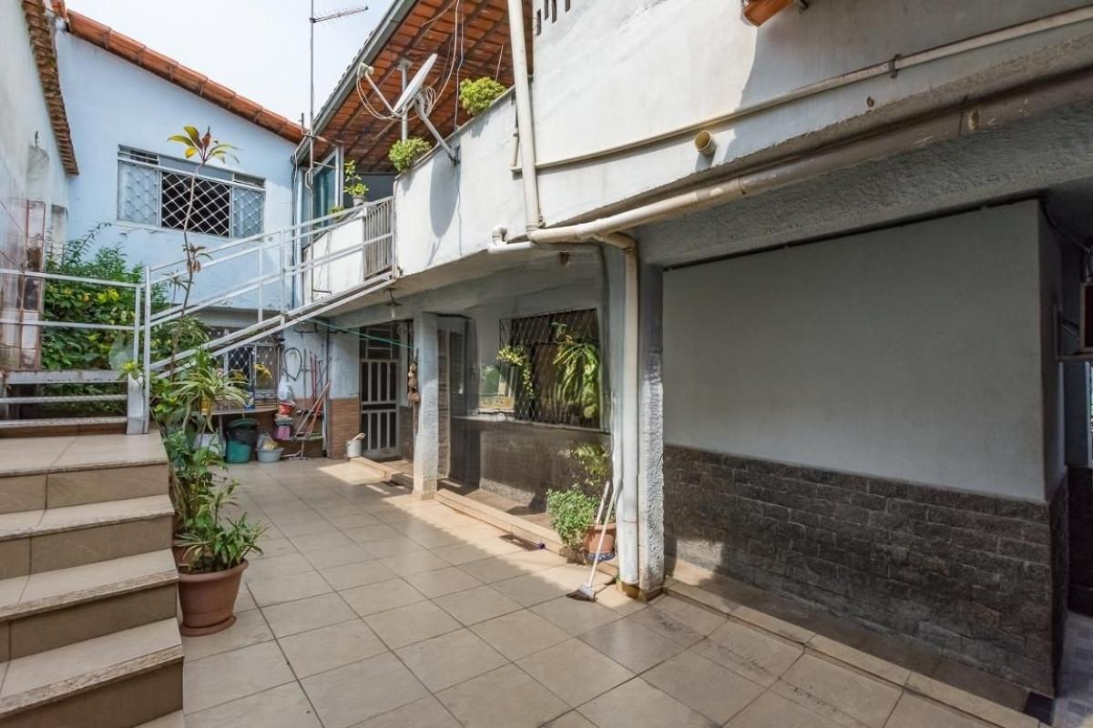Casa, João Pinheiro, 5 Quartos, 4 Vagas, 1 Suíte