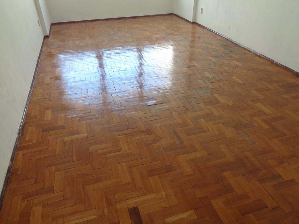 Sala, Centro