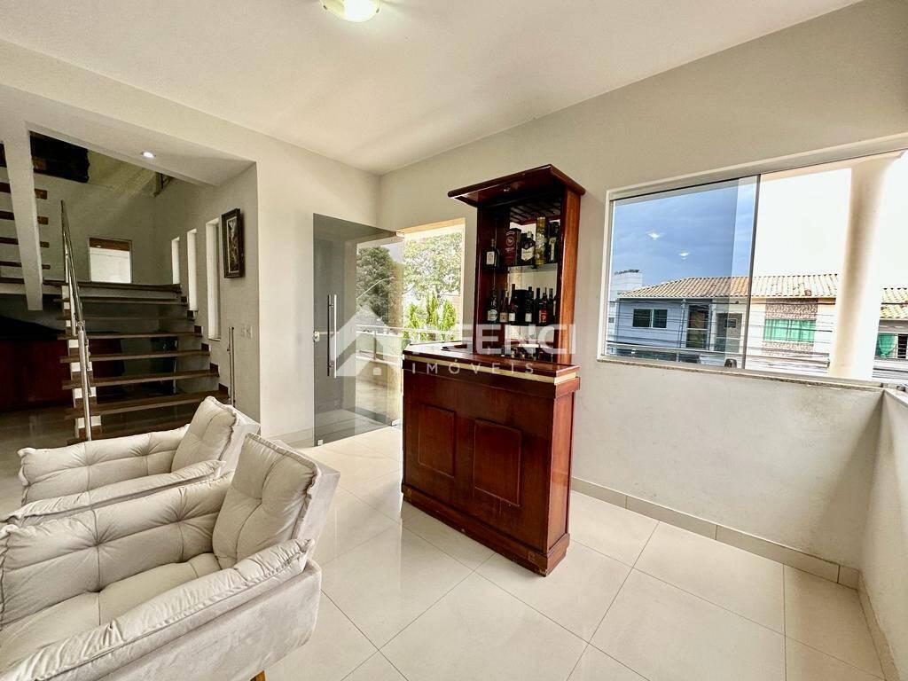 Casa, Cabral, 4 Quartos, 0 Vaga, 1 Suíte