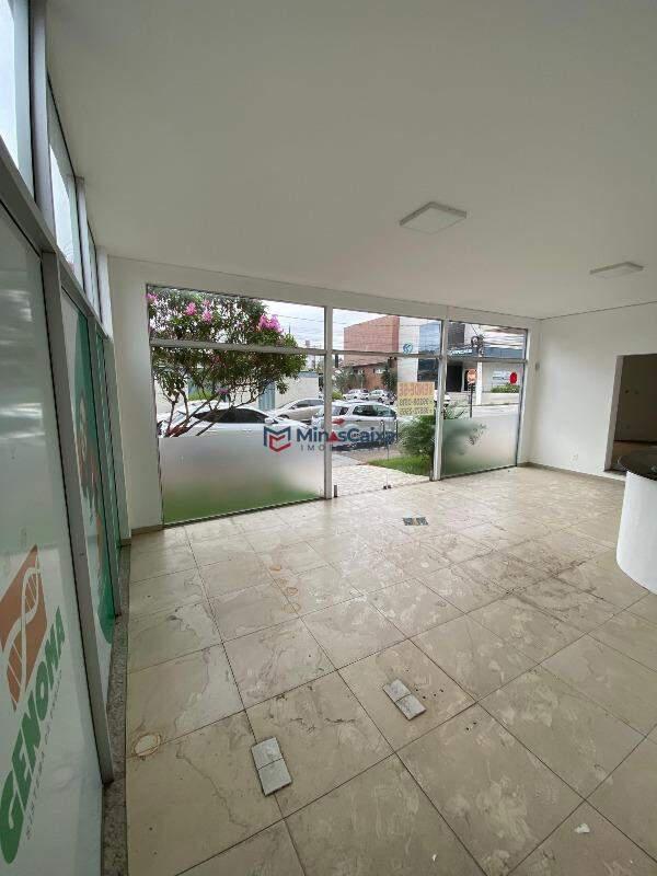 Prédio, Funcionários, 0 Quarto, 3 Vagas