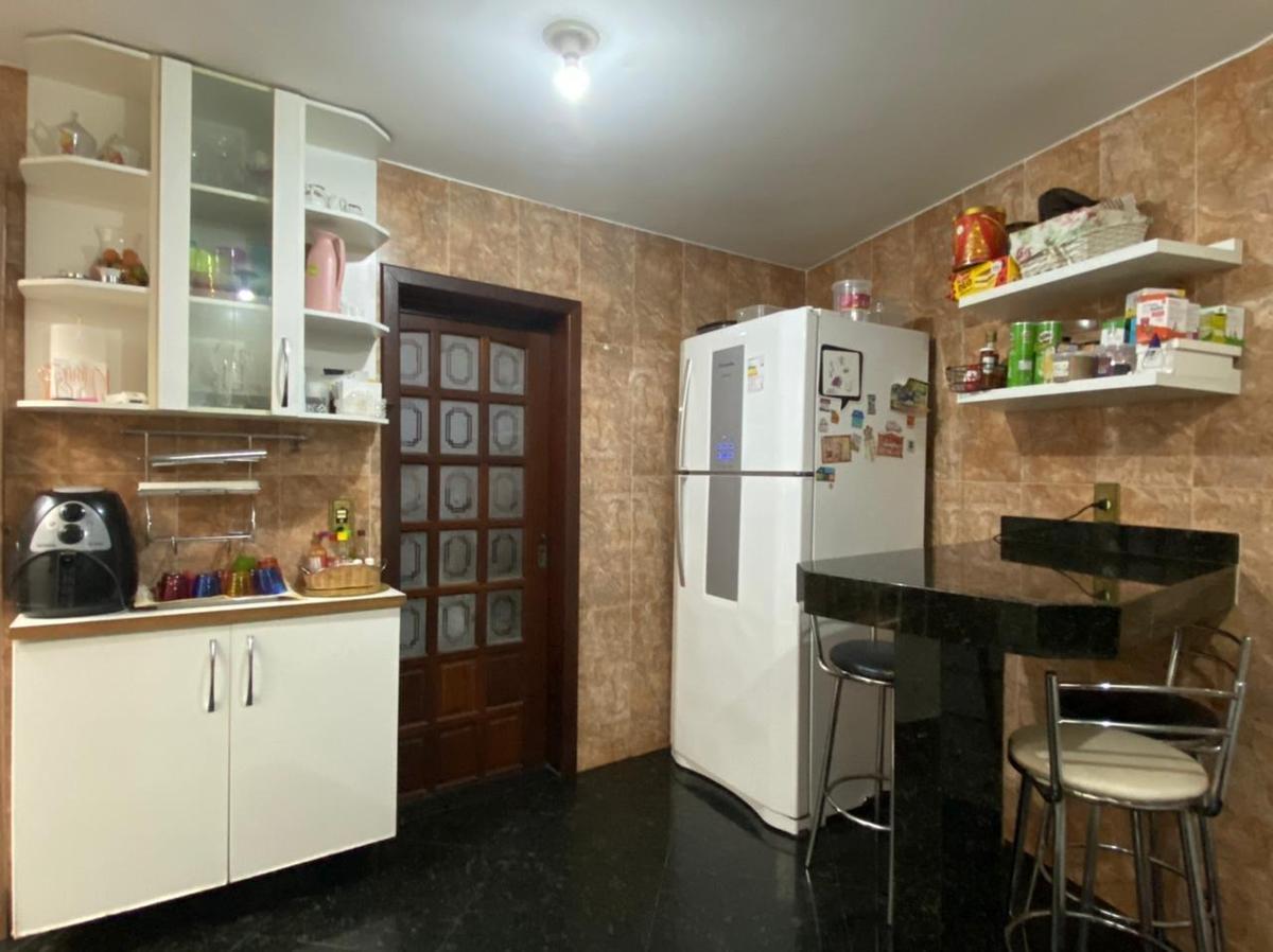 Casa, Itapoã, 6 Quartos, 3 Vagas, 1 Suíte