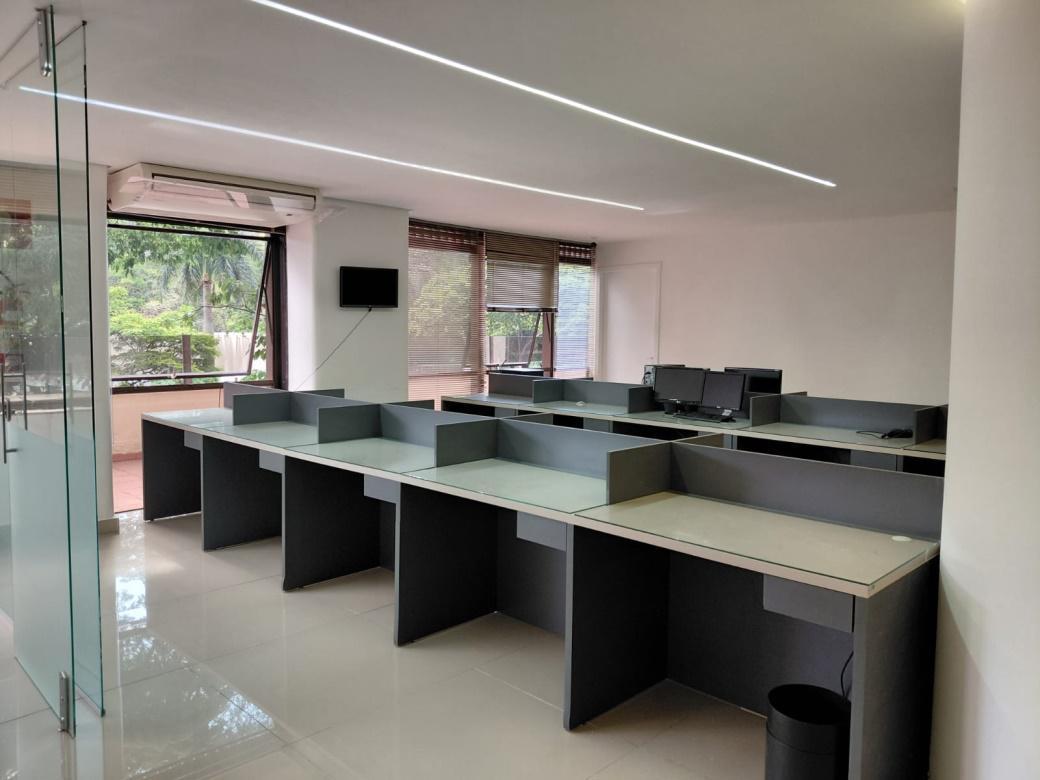Sala, Funcionários, 1 Vaga