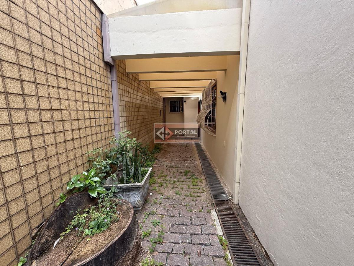 Casa Comercial, Itapoã, 5 Quartos, 4 Vagas, 2 Suítes