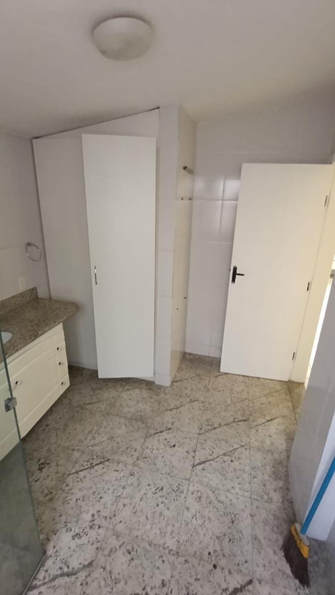 Casa, Carlos Prates, 3 Quartos, 4 Vagas, 1 Suíte