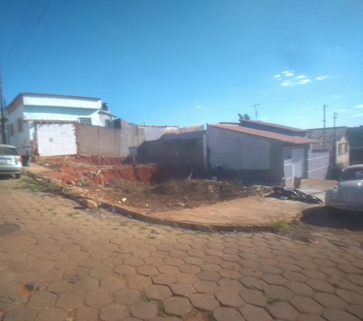 Lote, Centro, 0 Quarto, 0 Vaga