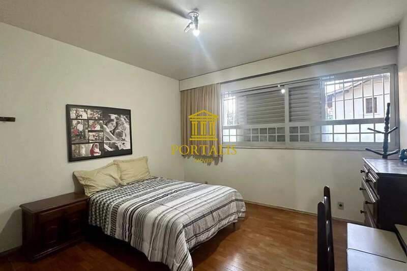 Casa, Serra, 4 Quartos, 4 Vagas, 1 Suíte