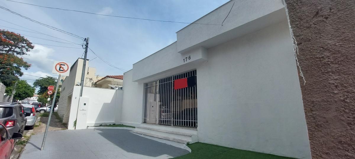 Casa Comercial, Prado, 1 Quarto, 0 Vaga