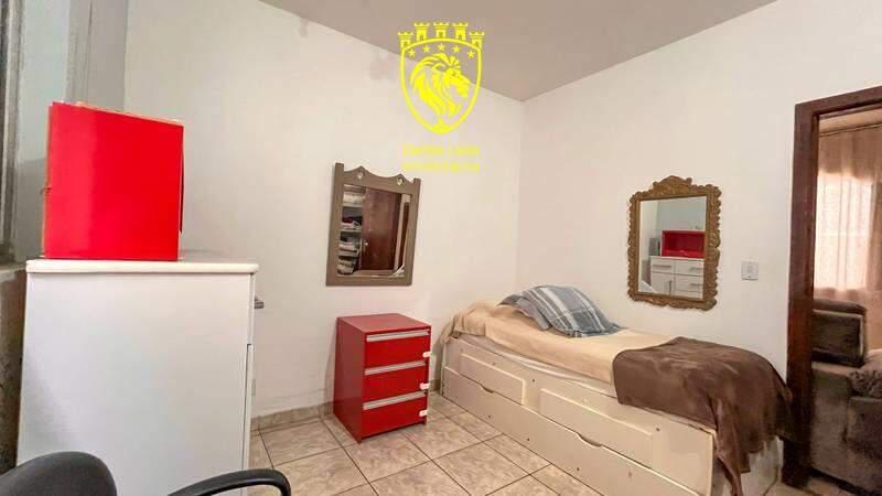 Casa, Buritis, 5 Quartos, 0 Vaga, 1 Suíte