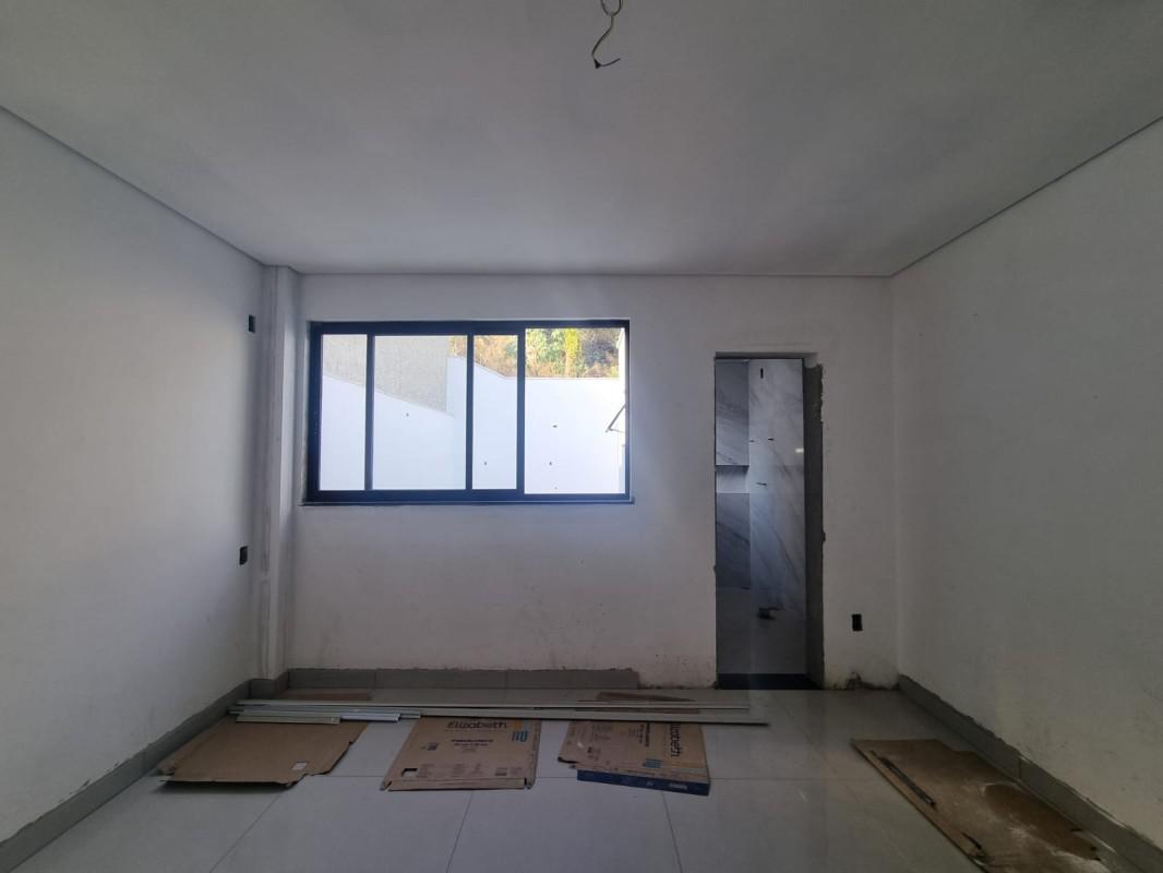 Casa, Europa, 2 Quartos, 3 Vagas, 1 Suíte