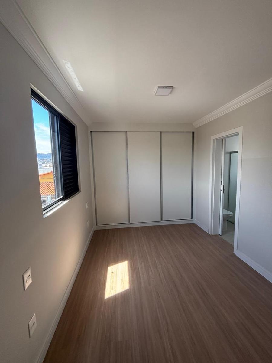 Apartamento, Sagrada Família, 2 Quartos, 2 Vagas