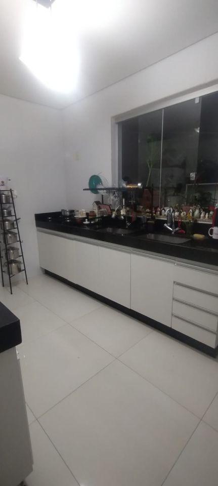 Casa, Cachoeirinha, 3 Quartos, 2 Vagas, 1 Suíte