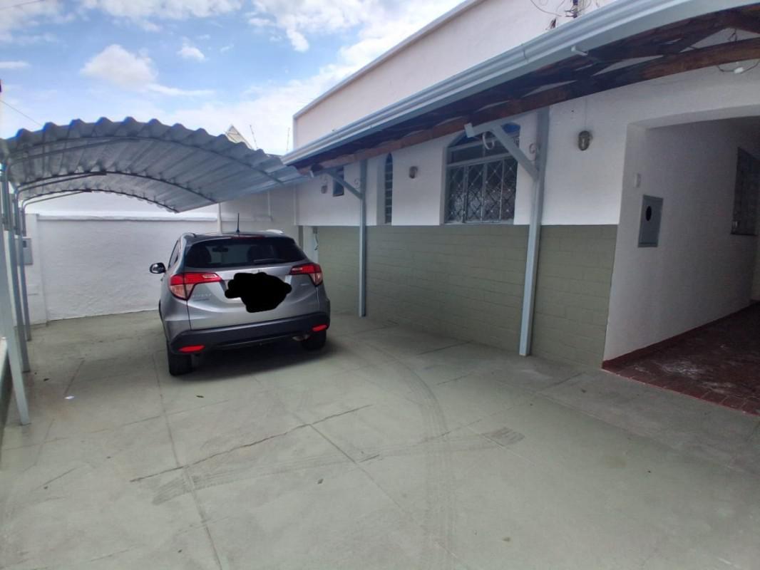 Casa, Cachoeirinha, 3 Quartos, 4 Vagas, 1 Suíte