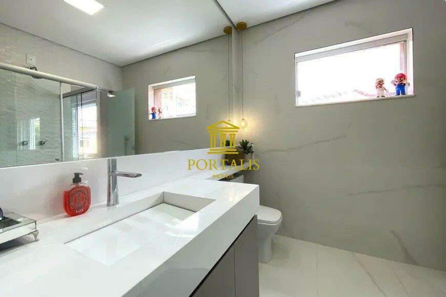 Casa, Colégio Batista, 4 Quartos, 3 Vagas, 2 Suítes