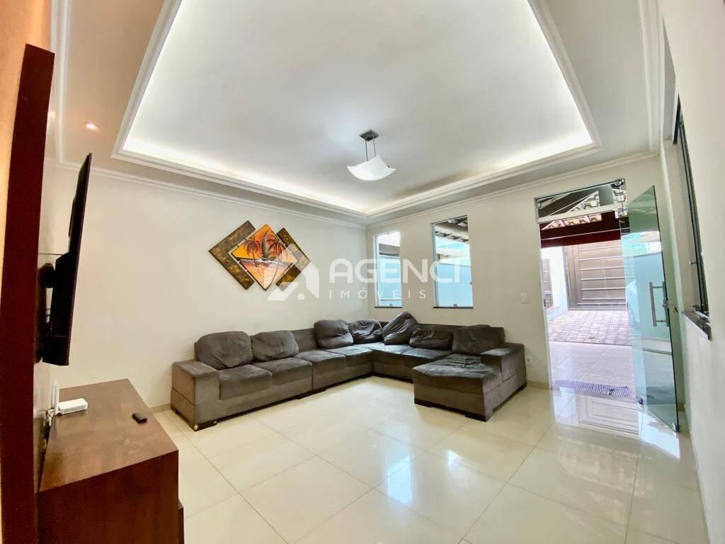 Casa, Cabral, 3 Quartos, 0 Vaga, 1 Suíte