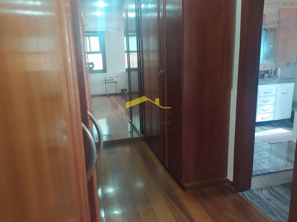 Casa, Estoril, 7 Quartos, 6 Vagas, 3 Suítes