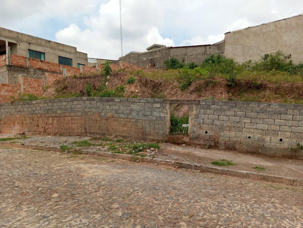 Lote, Jardim Pirineus, 0 Quarto, 0 Vaga