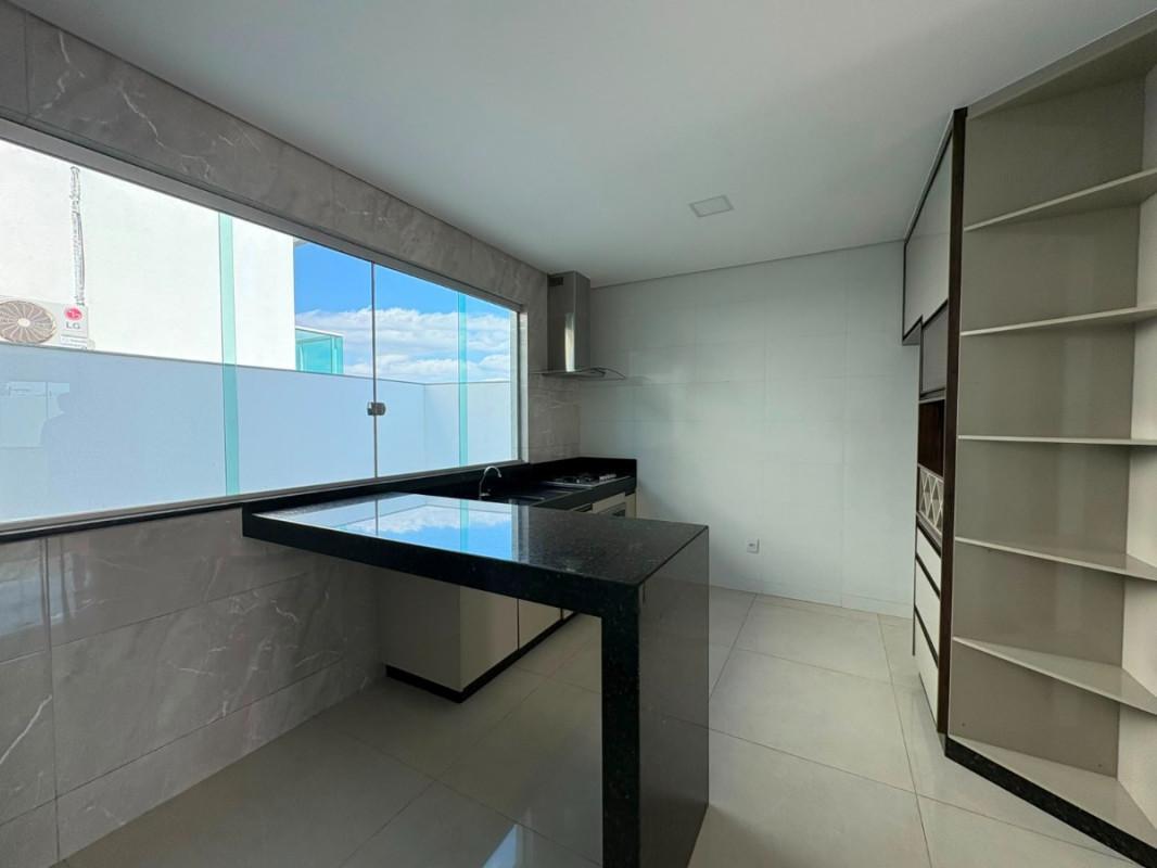 Casa, Masterville, 3 Quartos, 4 Vagas, 1 Suíte