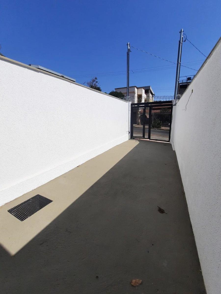 Casa, Floramar, 2 Quartos, 1 Vaga, 2 Suítes