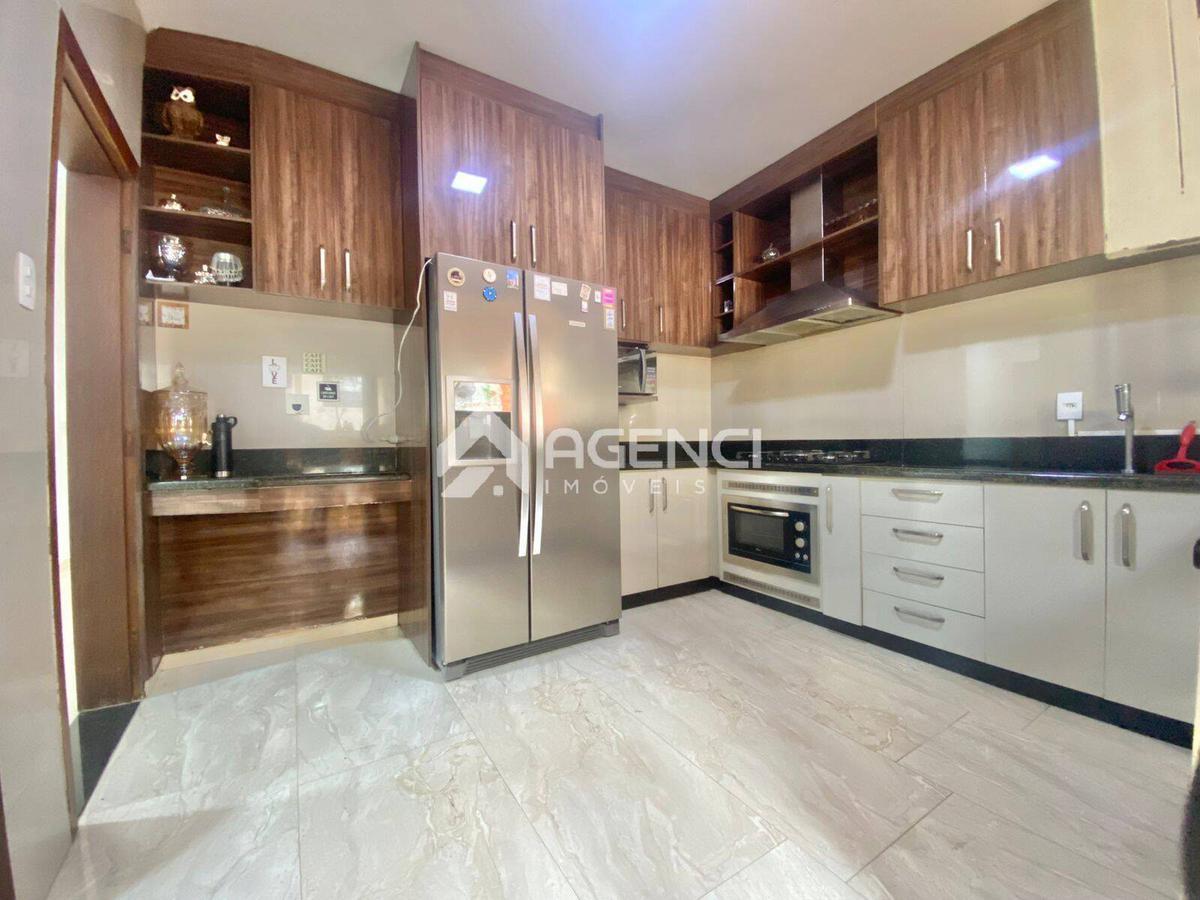 Casa, Serrano, 4 Quartos, 0 Vaga, 1 Suíte