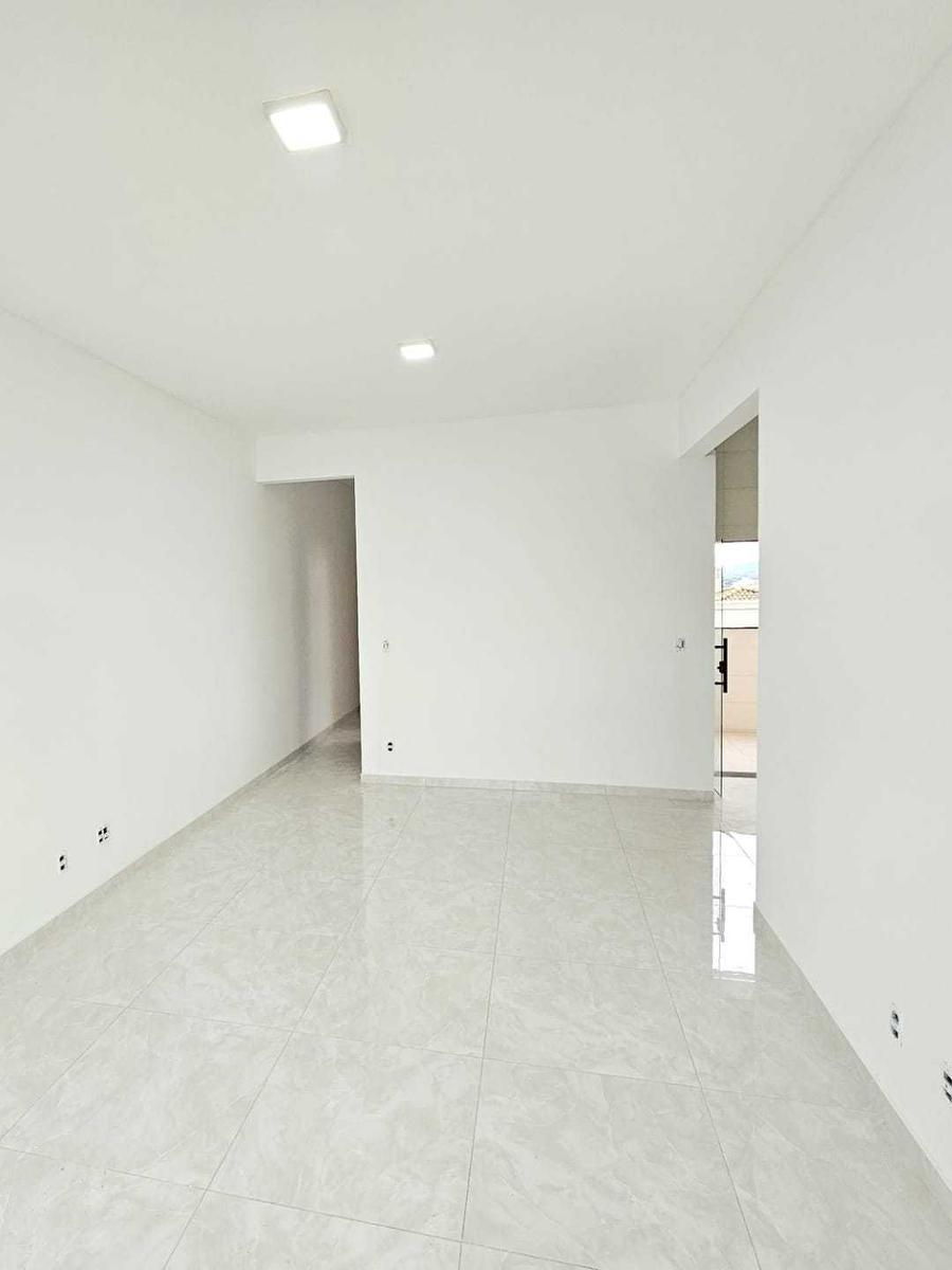 Casa, Parque Xangri-lá, 2 Quartos, 2 Vagas, 1 Suíte