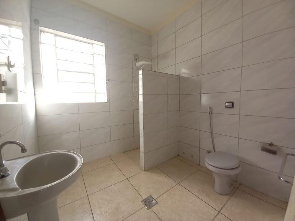 Prédio, Centro, 4 Quartos, 0 Vaga