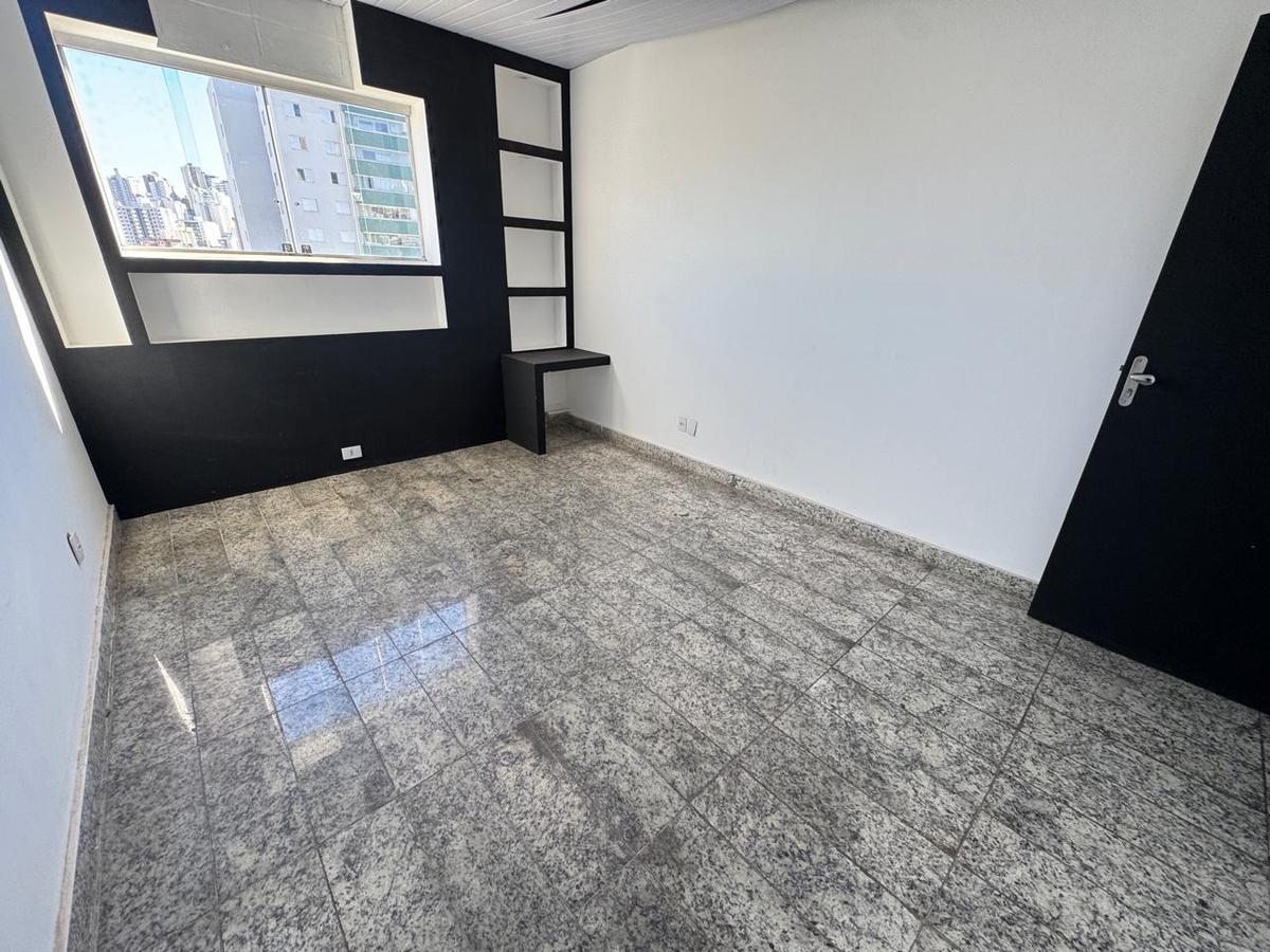 Andar, Estoril, 0 Quarto, 2 Vagas