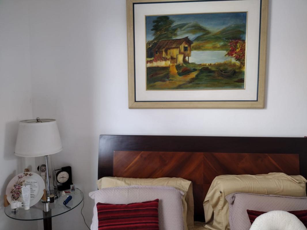 Casa, Calafate, 3 Quartos, 2 Vagas, 1 Suíte