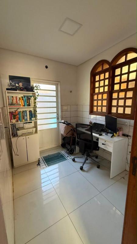 Casa, Centro, 3 Quartos, 2 Vagas, 1 Suíte