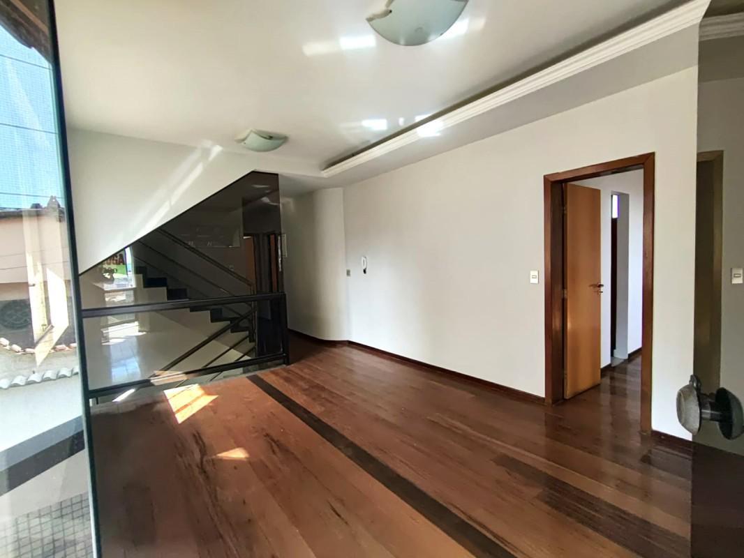 Casa, Inconfidentes, 5 Quartos, 8 Vagas, 2 Suítes