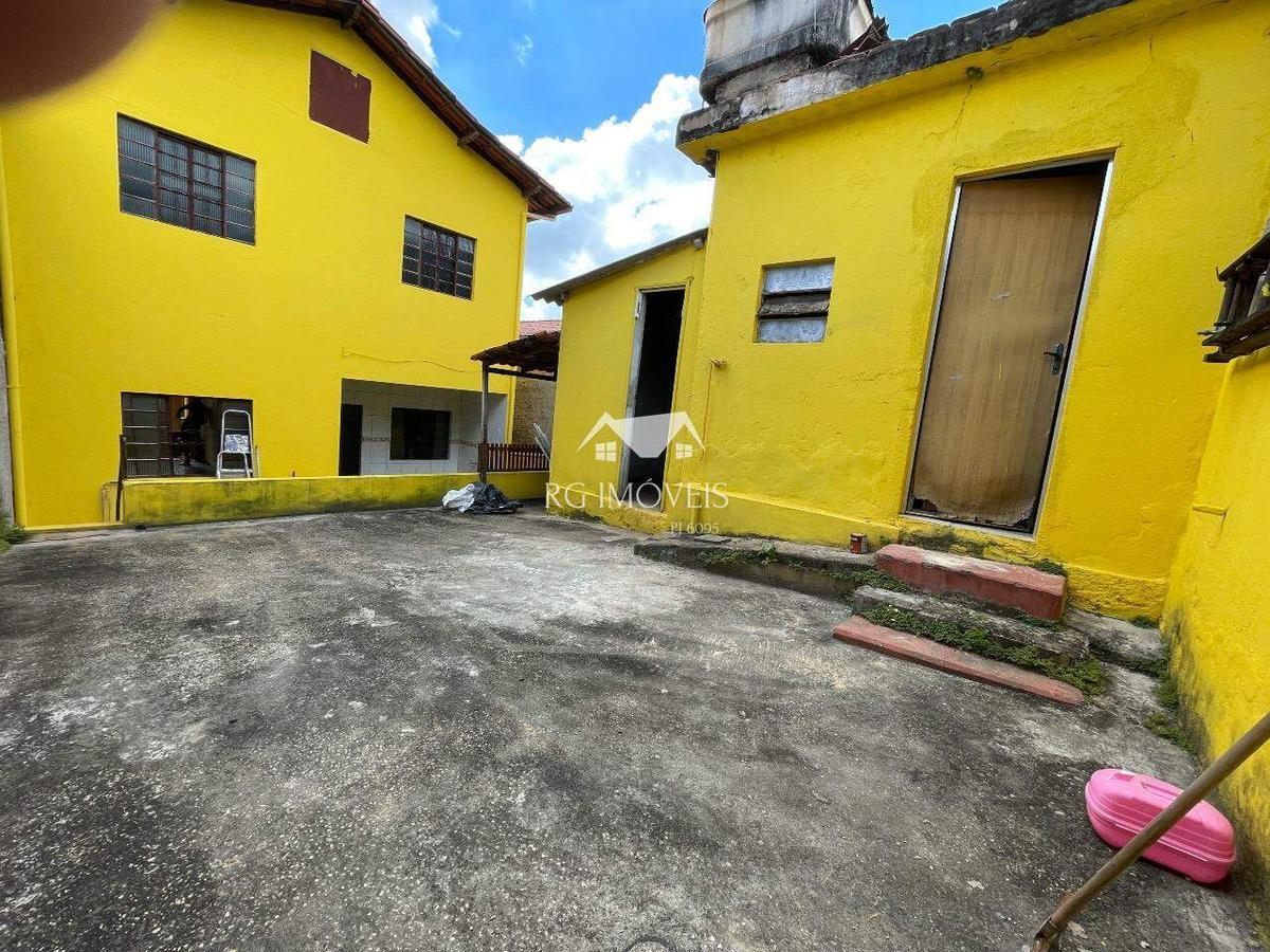 Casa, Milionários, 3 Quartos, 3 Vagas, 1 Suíte