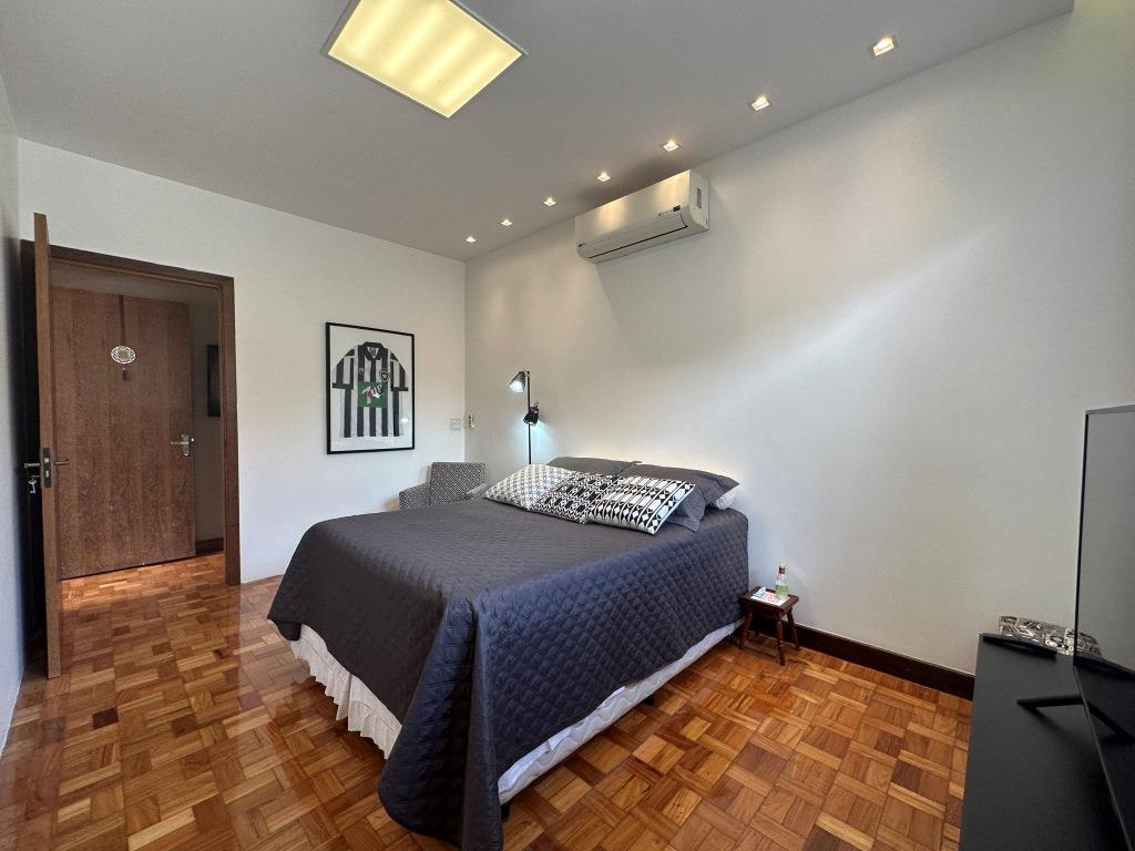 Casa, Floresta, 3 Quartos, 1 Vaga, 3 Suítes