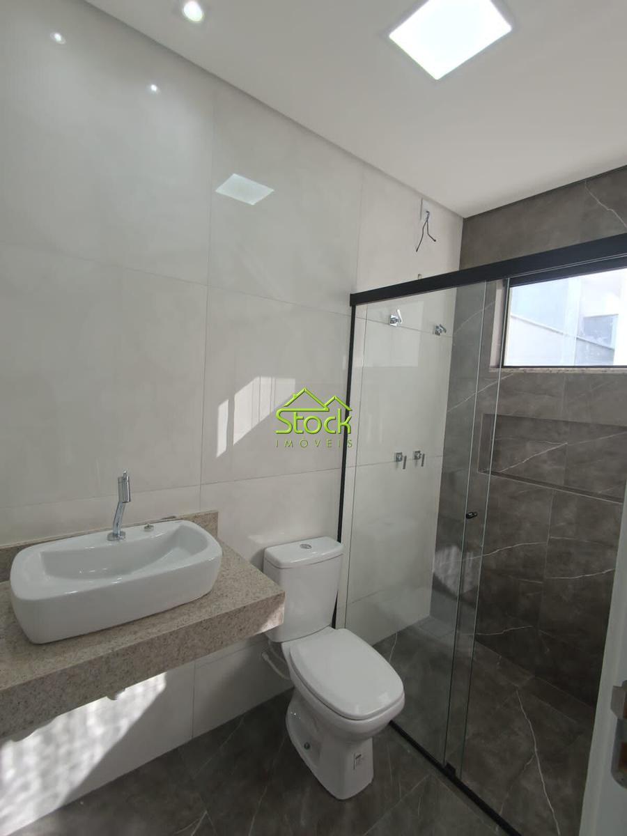 Casa, Jardim Imperial, 3 Quartos, 2 Vagas, 1 Suíte