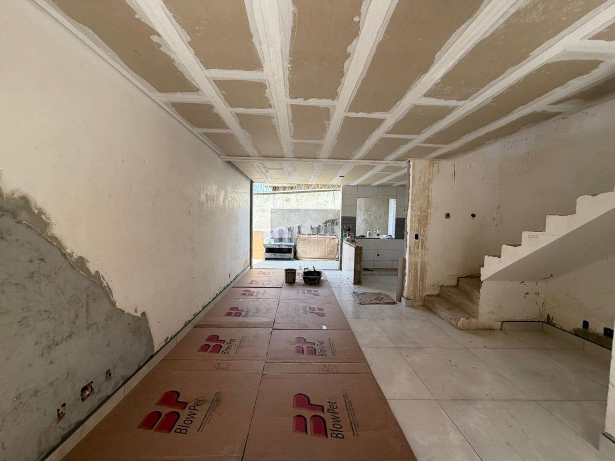 Casa, Itapoã, 3 Quartos, 2 Vagas, 1 Suíte