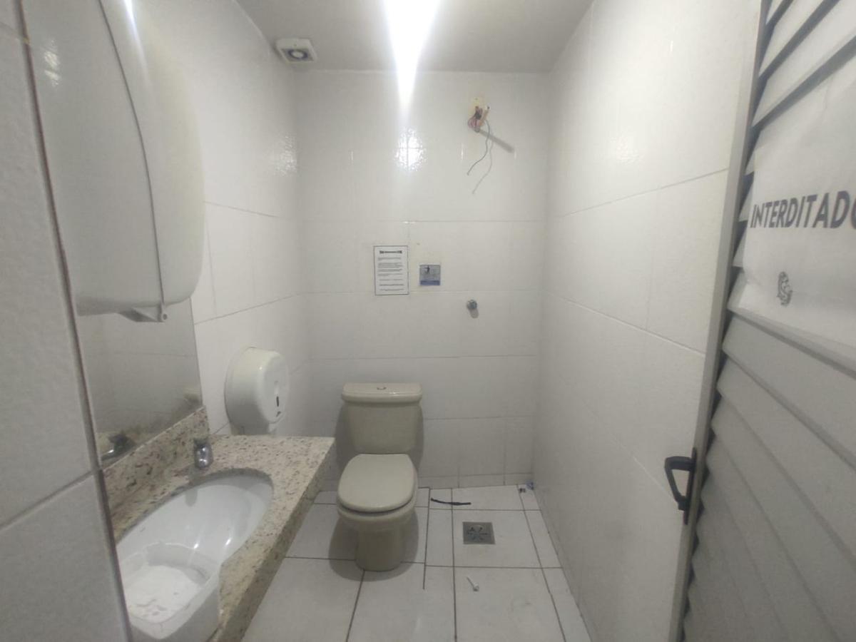 Galpão, Santa Cruz, 0 Quarto, 6 Vagas