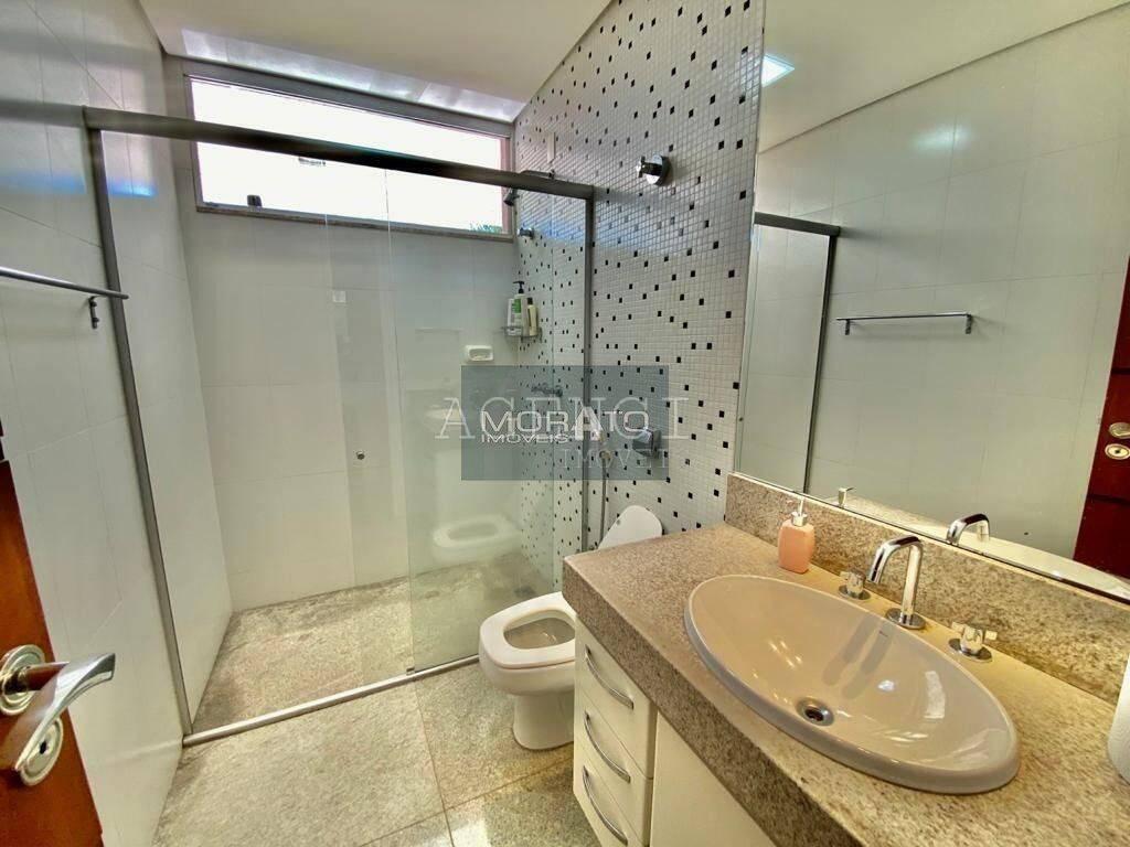 Casa, Braúnas, 5 Quartos, 0 Vaga, 2 Suítes