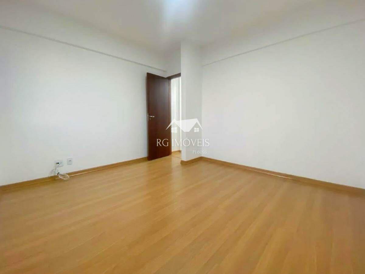Apartamento, Barreiro, 3 Quartos, 2 Vagas, 1 Suíte