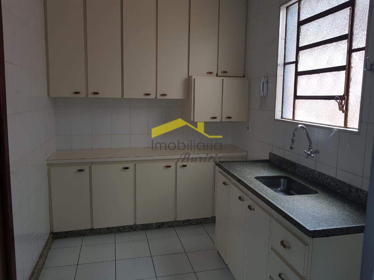 Casa, Cinquentenário, 2 Quartos, 4 Vagas