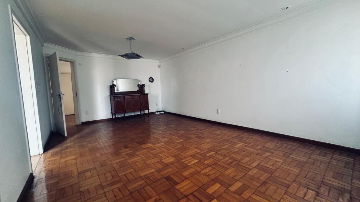 Casa, Barroca, 4 Quartos, 2 Vagas, 1 Suíte