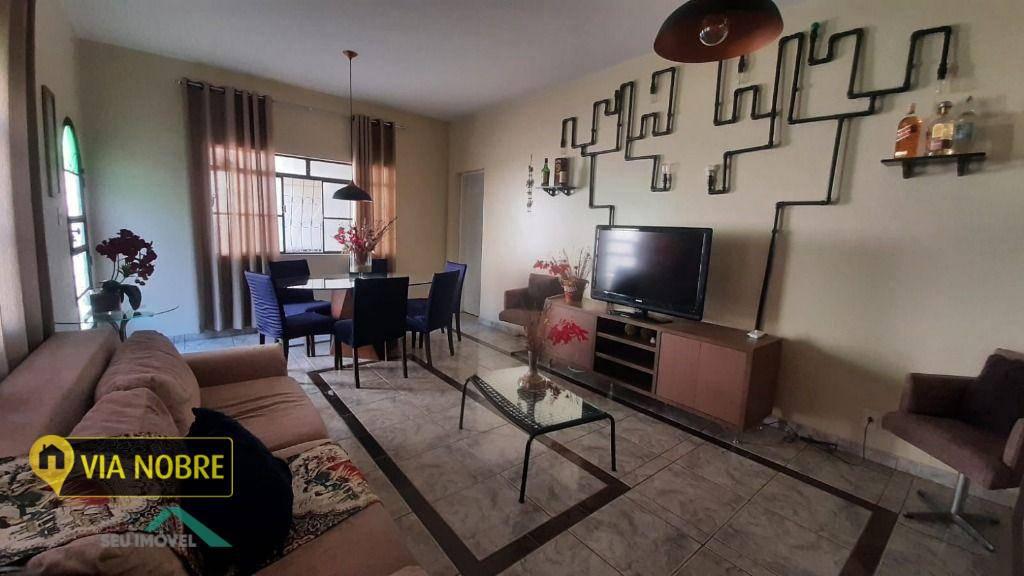 Casa, Betânia, 8 Quartos, 15 Vagas, 2 Suítes