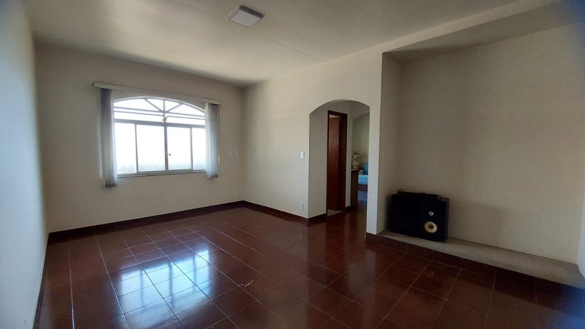Casa, Vila Martins, 4 Quartos, 5 Vagas, 1 Suíte
