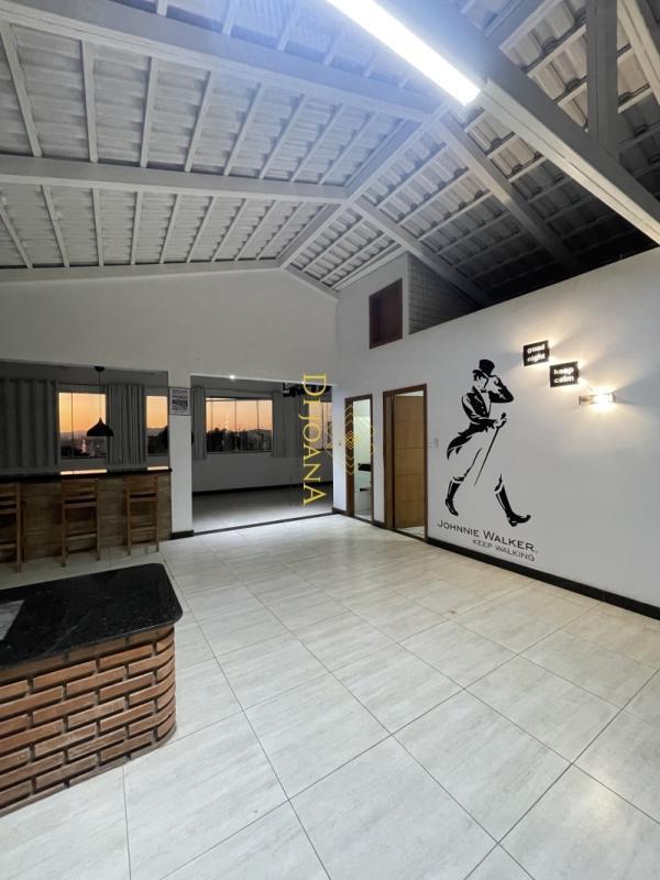 Prédio, Centro, 3 Quartos, 4 Vagas, 1 Suíte