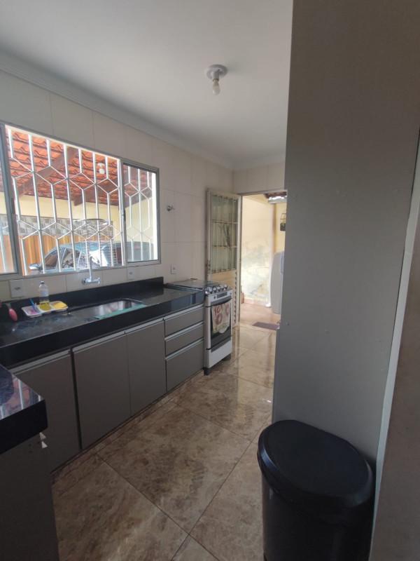 Casa, Industrial, 3 Quartos, 2 Vagas, 1 Suíte