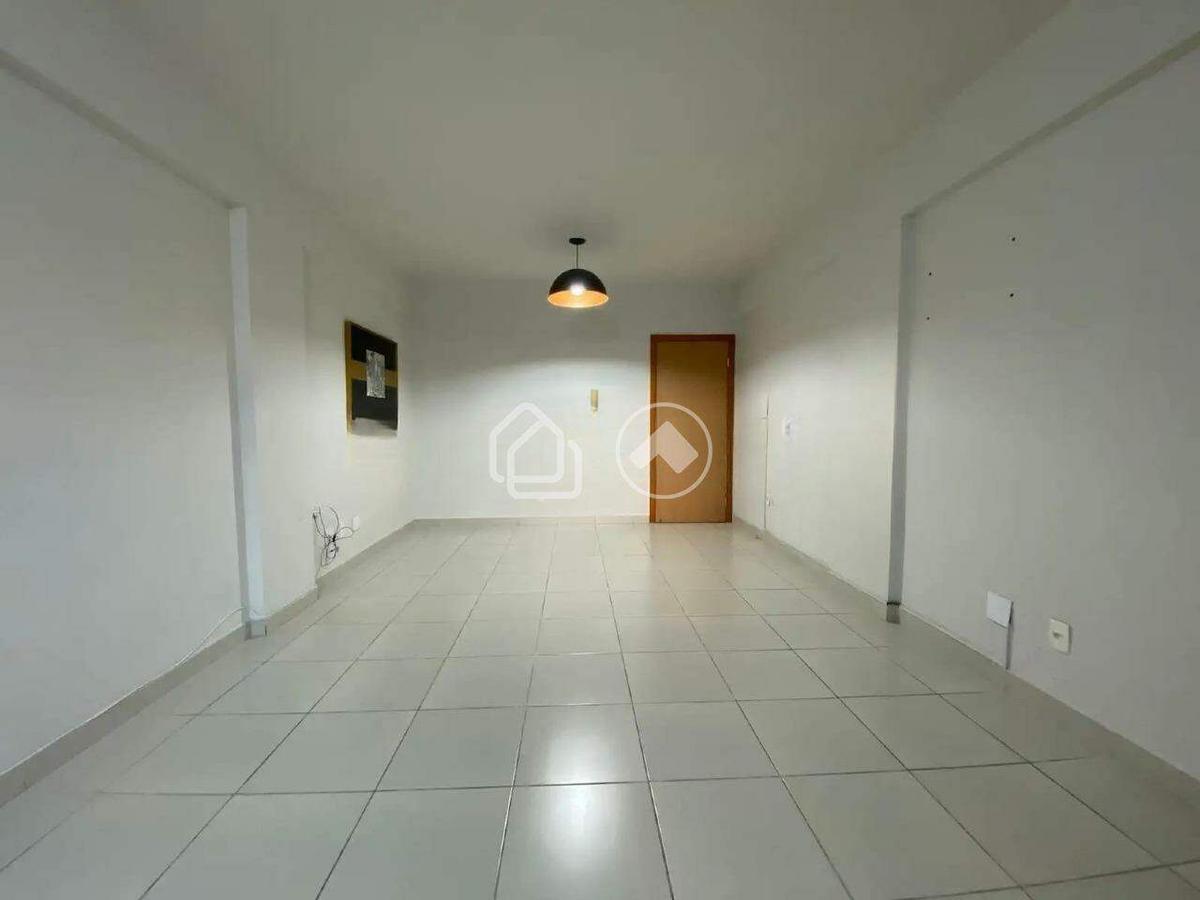 Sala, Padre Eustáquio