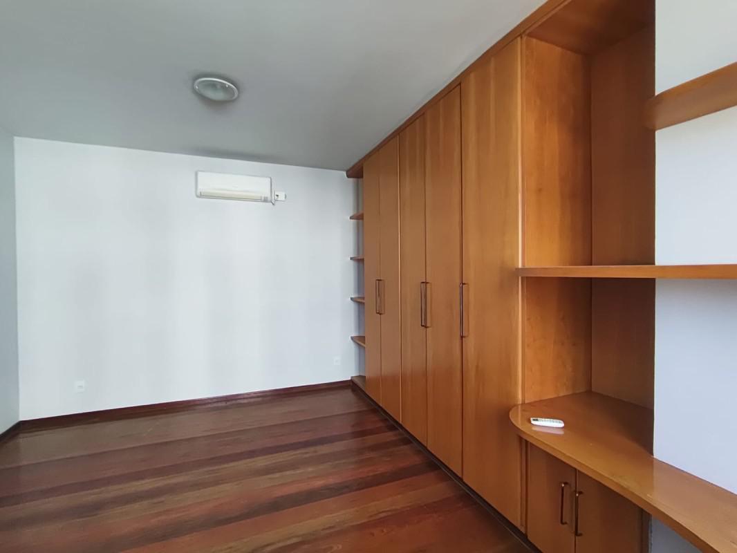 Casa, Inconfidentes, 5 Quartos, 8 Vagas, 2 Suítes