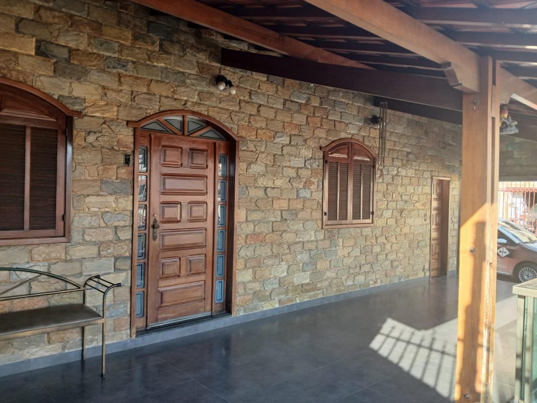 Casa, Campo Alegre, 3 Quartos, 3 Vagas, 1 Suíte