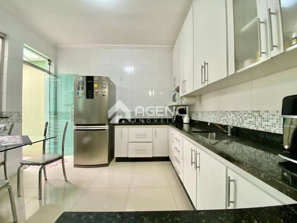 Casa, Cabral, 3 Quartos, 0 Vaga, 1 Suíte