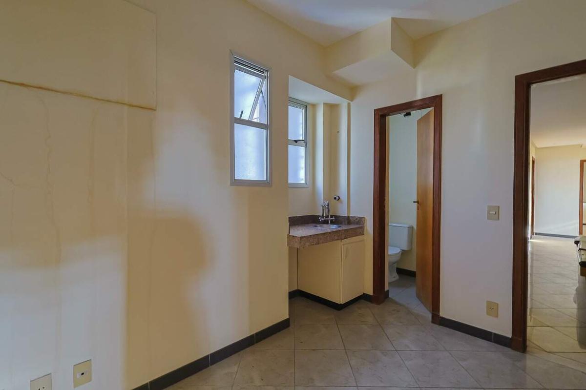 Andar, Santa Efigênia, 0 Quarto, 4 Vagas