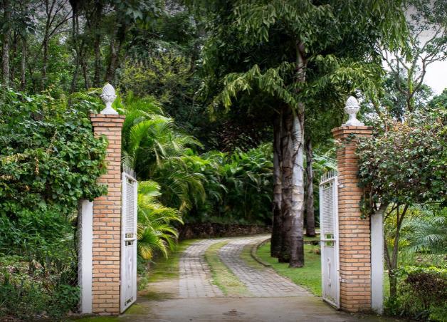 Fazenda, Califórnia, 5 Quartos, 30 Vagas, 2 Suítes
