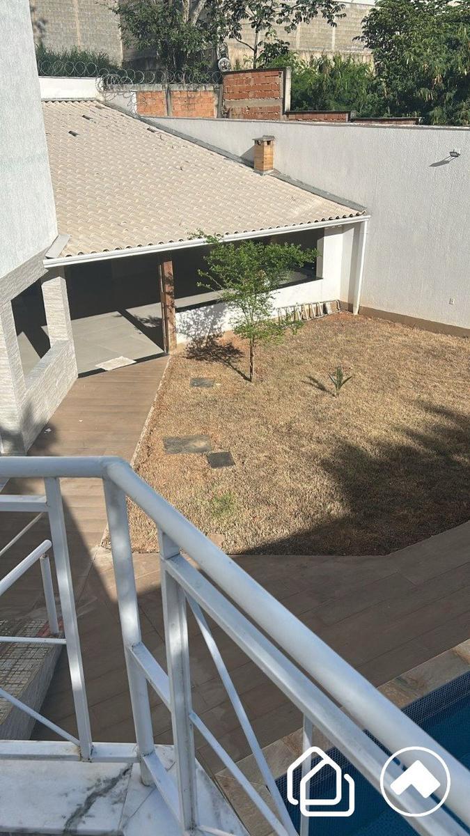 Casa, Estoril, 3 Quartos, 4 Vagas, 1 Suíte